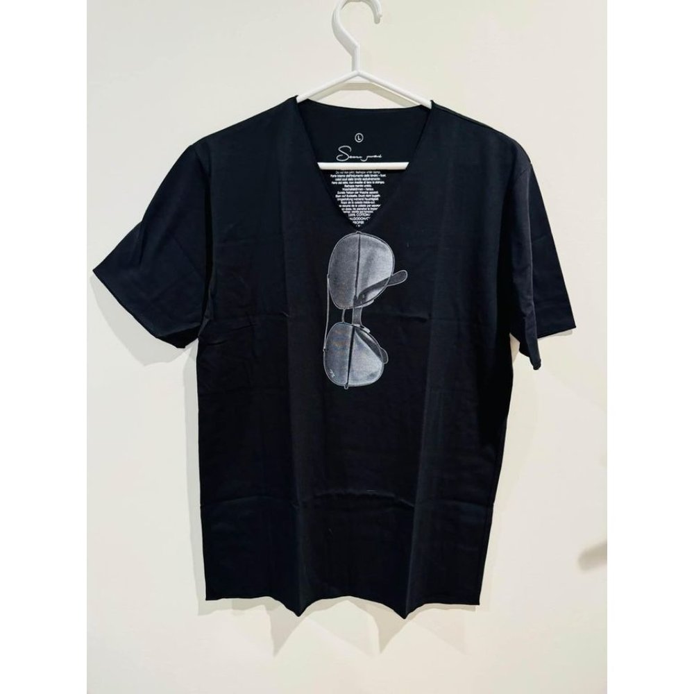 Black V Shirt (Large)